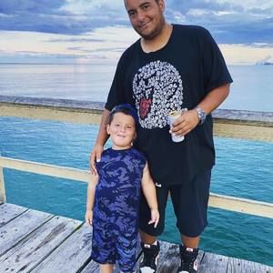 Meet your Posher, Elias